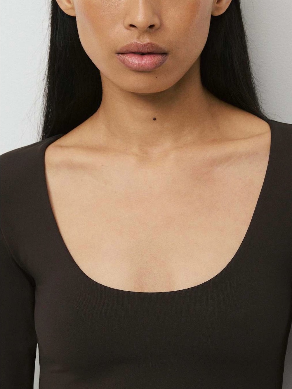 Aritzia Babaton Contour Scoop Neck Cropped Longsleeve in Coffee Bean